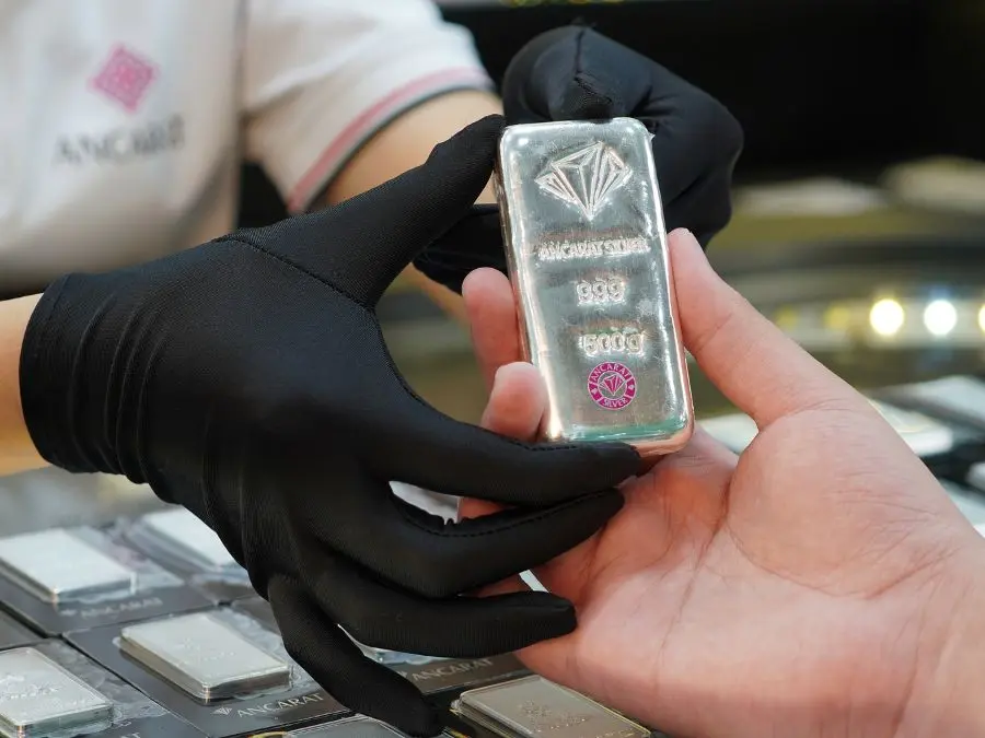 Giải đáp lạm phát có nên mua bạc