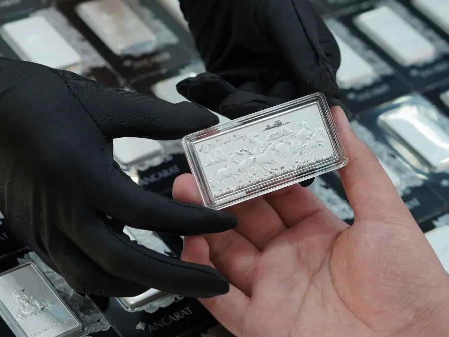 Trả lời lạm phát có nên mua bạc