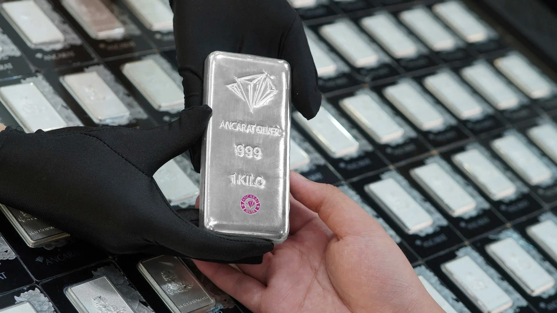 Xu hướng tích trữ bạc