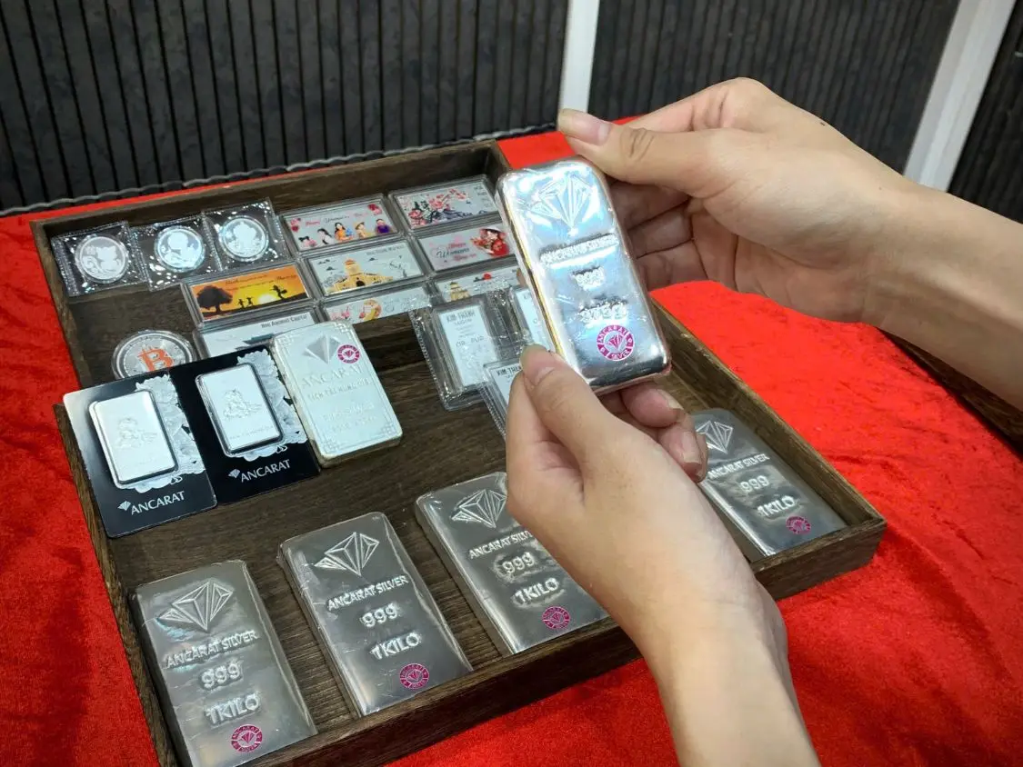 Giá bạc giảm mạnh