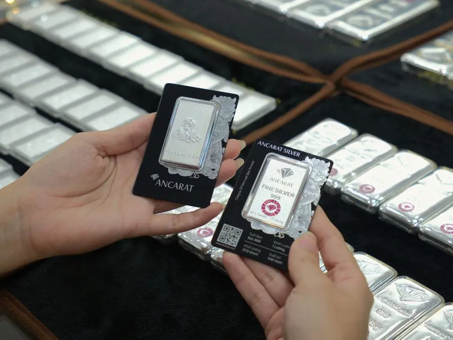 Giá bạc thay đổi liên tục Trả lời 1 cây bạc nặng bao nhiêu