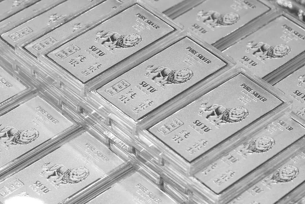 Thị trường bạc thế giới lập đỉnh lịch sử $84.03/oz, xác nhận kỷ nguyên tăng trưởng "hưng phấn cực độ". 