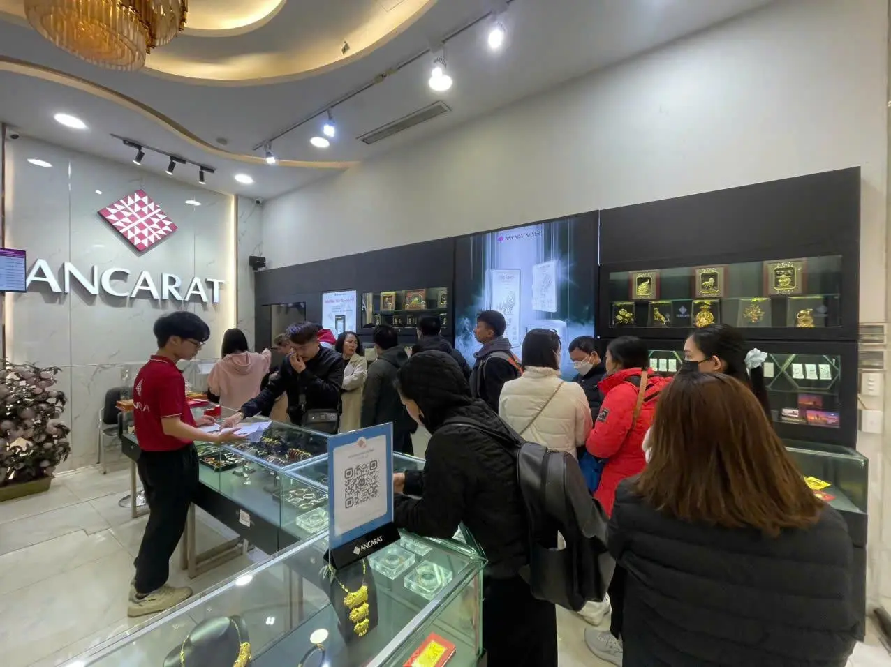 Giá bạc Ancarat tăng 1.47% lên 2,960,000 VNĐ/lượng. Dòng bạc miếng 1 lượng có chênh lệch (Spread) tối ưu 2.4% cho nhà đầu tư.