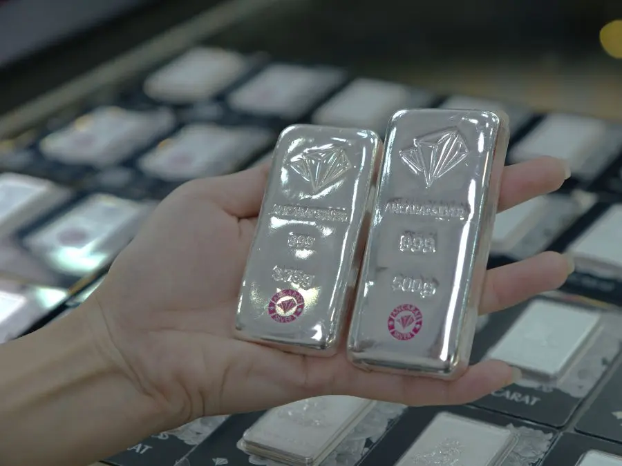 Lời khuyên của chuyên gia tài chính về bạc tích trữ Lời khuyên của chuyên gia tài chính về bạc tích trữ