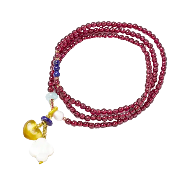 Vòng tay bạc quấn đá Garnet phối charm hoa